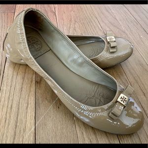 Tory Burch Patent Leather Bow Flats Size 7.5